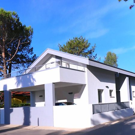 Villa Ferienhaus In Bibione Mit Garten Und Grill Exterior foto